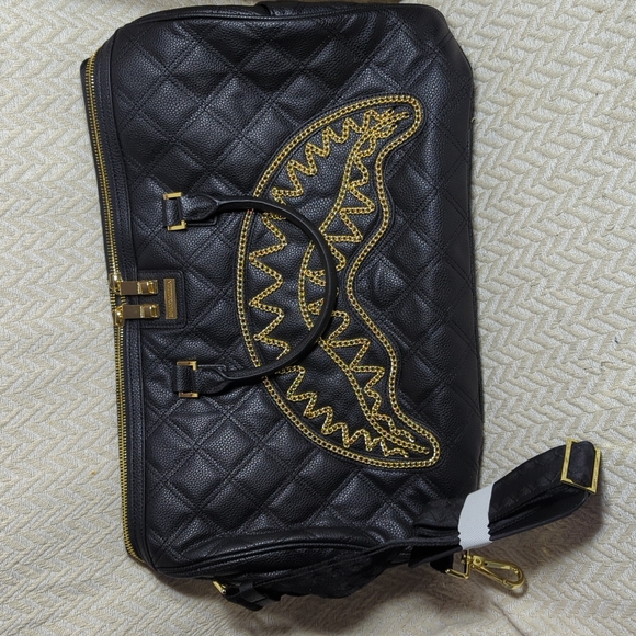 SPRAYGROUND. NOIR QUILT GOLD CHAIN SHARK DUFFLE - Picture 11 of 13